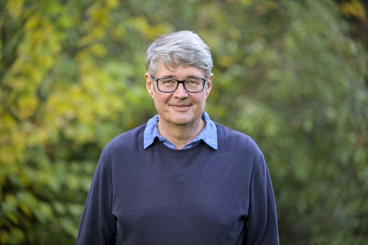 Charly Locher von Mitklang bietet Klangmassagen an.